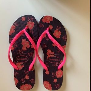 NWOT HAVAIANAS SLIM FLIP FLOPS